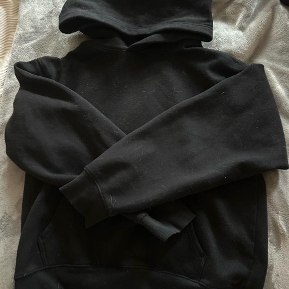 Aritzia Sweaters - Black TNA Perfect Fit Hoodie